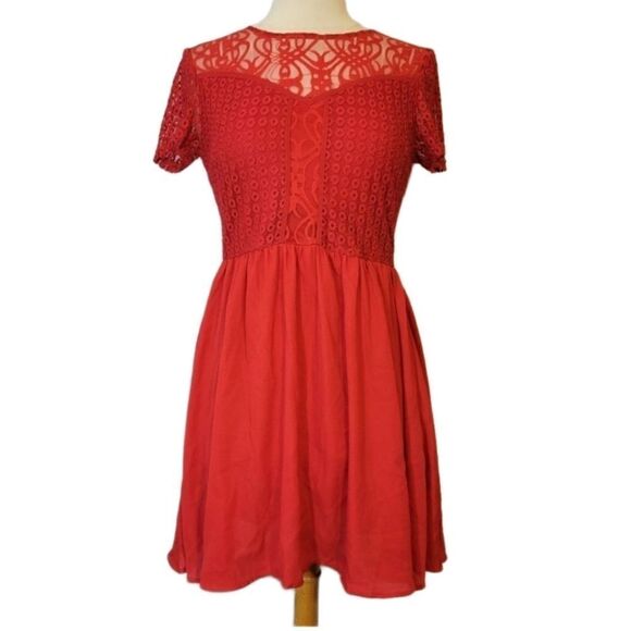 Francesca's red lace short sleeve dress - Picture 6 of 13